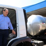 Corsan entrega caminhões e inaugura Centro de Distribuição de Materiais 